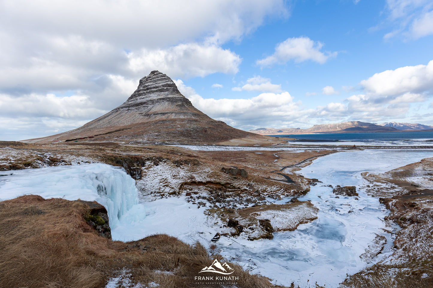 Hobbyfotografen bei der Aufnahme des Kirkjufell-Berges während der Island Fotoreise